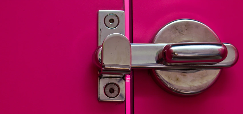 Childproof Gate Lock in Bell Gardens, California