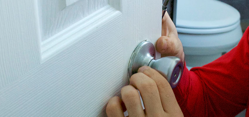 Vintage Door Knob Replacement in Bell Gardens, CA