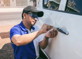 Car Locksmith in Bell Gardens, CA